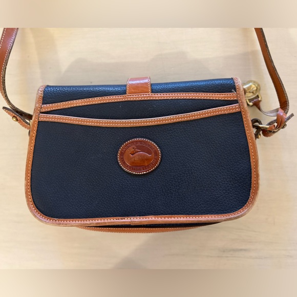 Dooney and Bourke purse - Picture 8 of 10